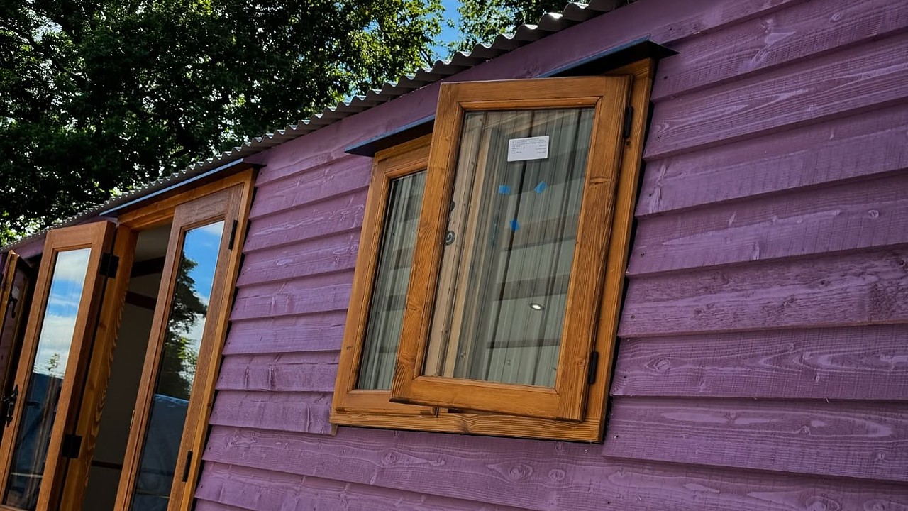 Crazy purple shetland shepherds hut
